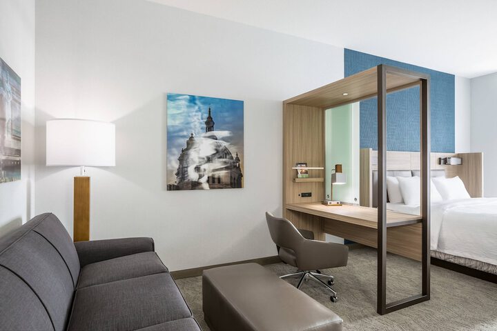 Room 16 of 23