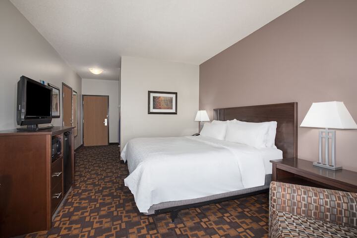 Holiday Inn Express & Suites Yankton by IHG