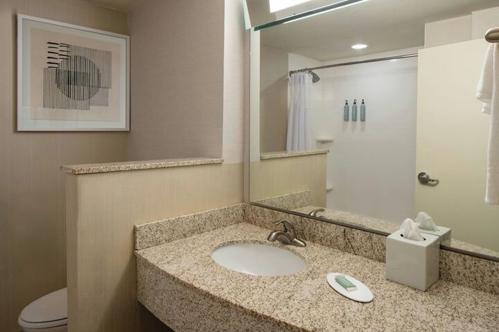 Courtyard by Marriott Jackson Airport / Pearl