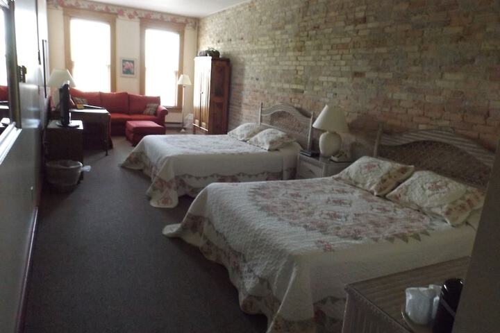 Room 11 of 23
