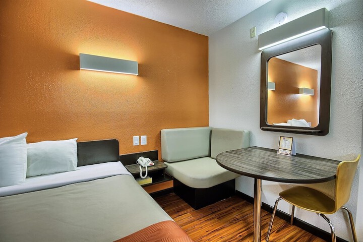 Motel 6 Columbus OH - West