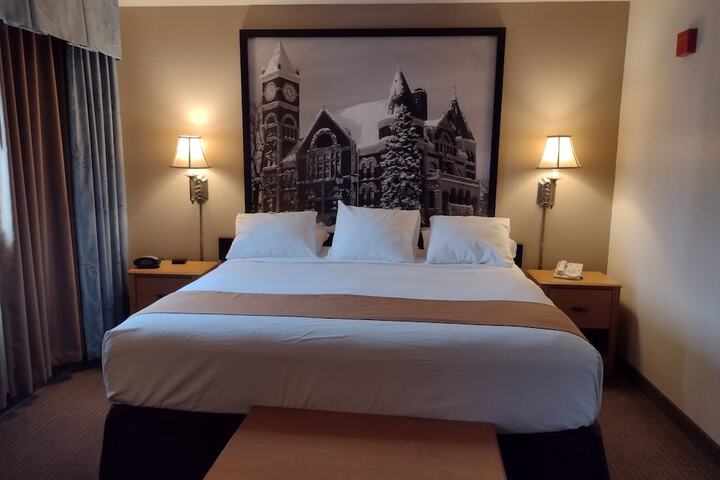 Super 8 by Wyndham Monroe WI