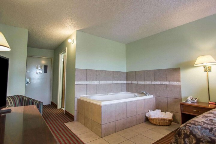 Room 12 of 29