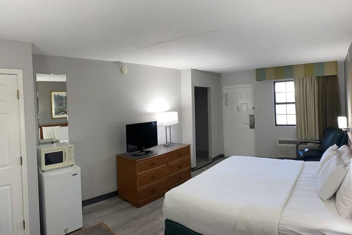 Room 25 of 41