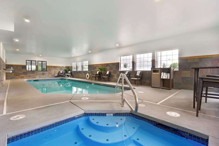 Pool 4 of 76