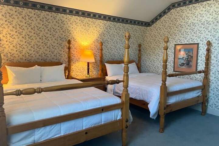 Strawtown Inn & Events