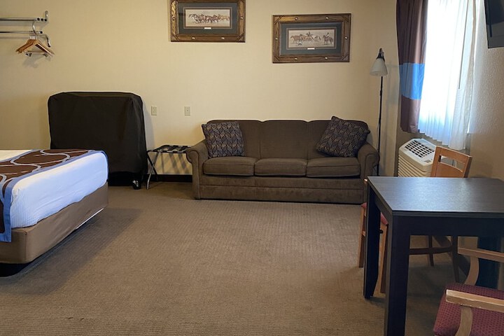 Super 8 by Wyndham Ogallala
