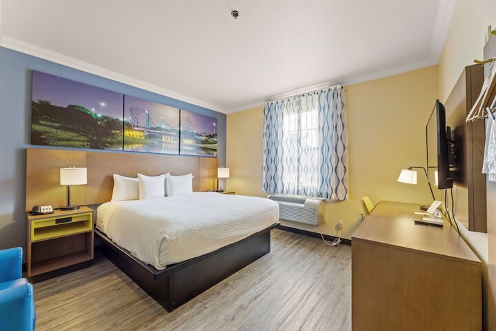 Room 40 of 68