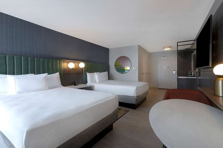 Room 21 of 82