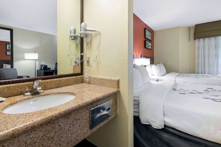 Room 19 of 41