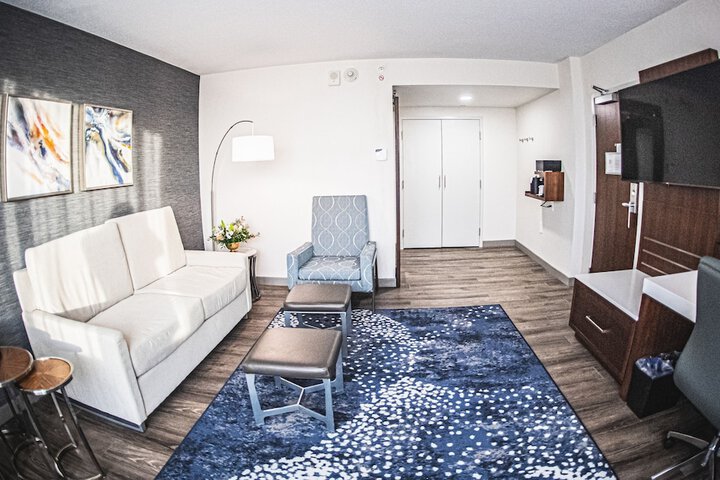 Delta Hotels by Marriott Cincinnati Sharonville