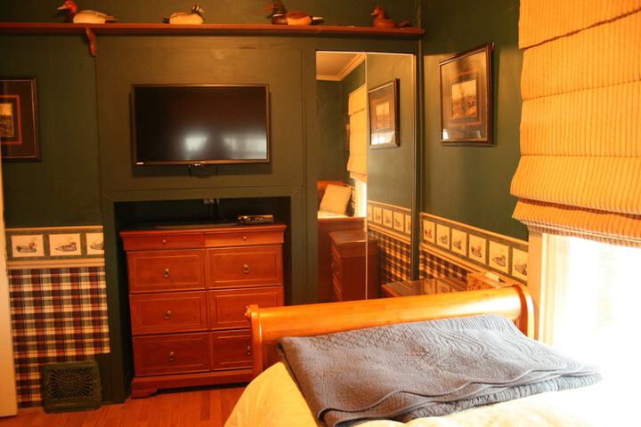 Room 11 of 37