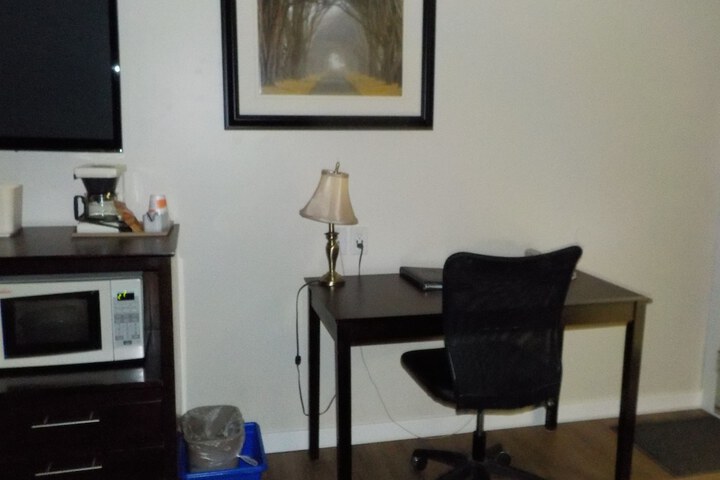 Room 8 of 43