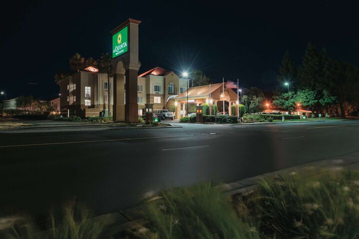 Hotel 3 of 27