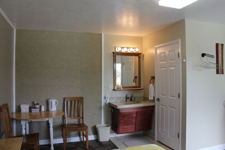 Bybees Steppingstone Motel