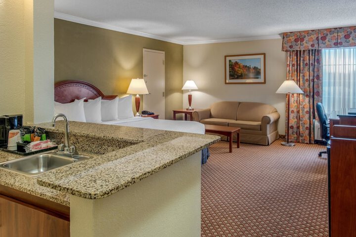 Room 14 of 32