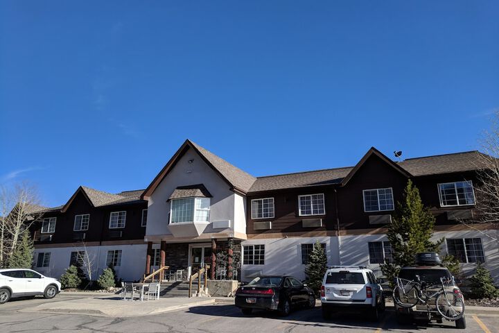 3 Peaks Lodge