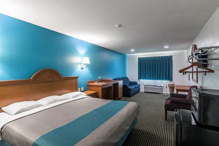 Motel 6 Azle TX
