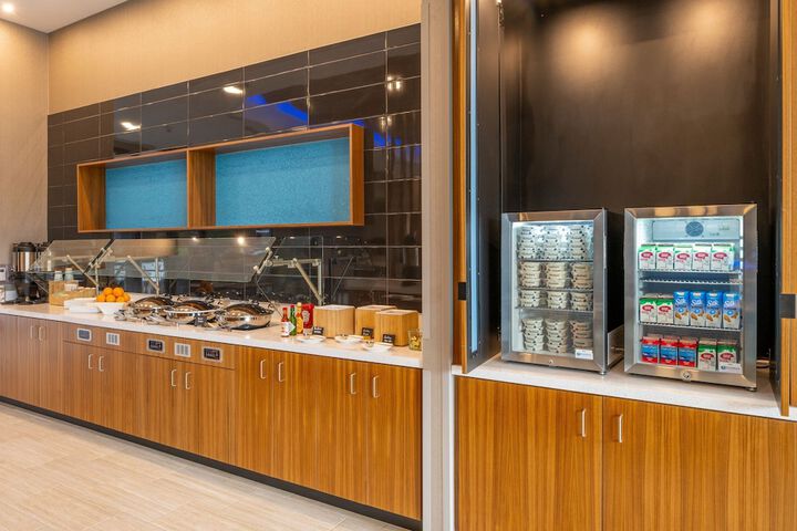 Breakfast/Coffee Service 34 of 41