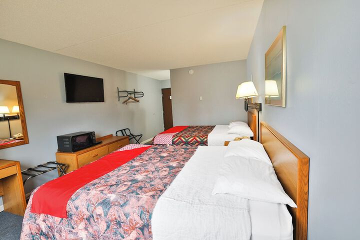 OYO Hotel Pipestone MN Canterbury Park