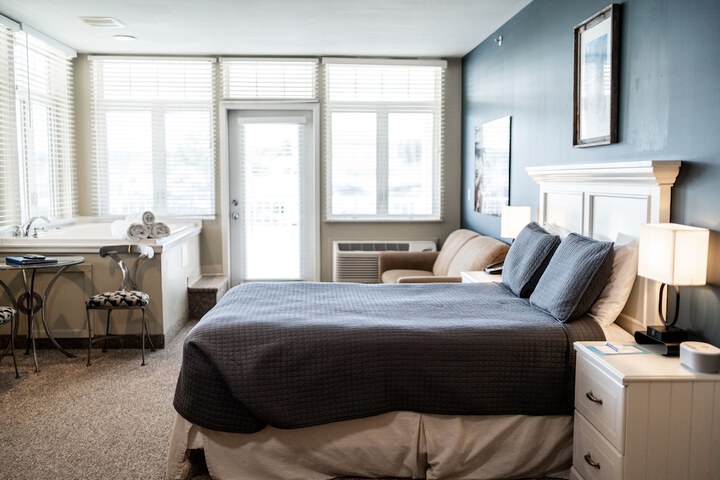 Room 47 of 102