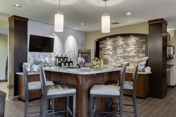 Staybridge Suites St. Louis - Westport by IHG