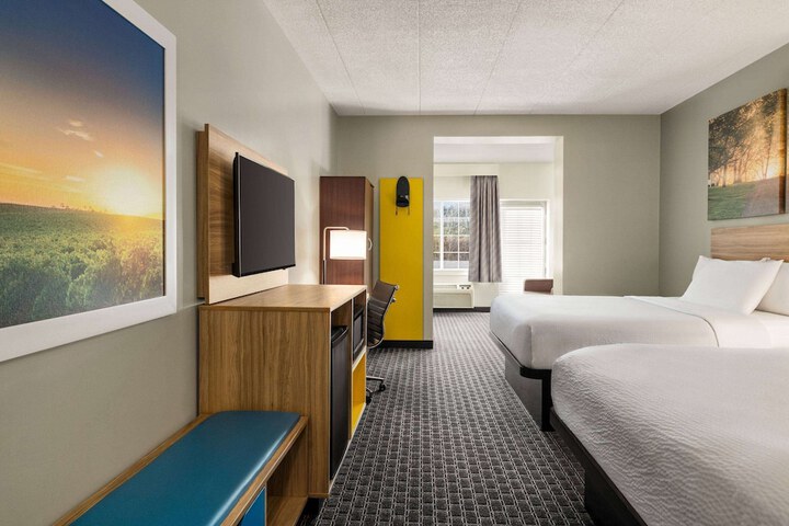 Room 33 of 49