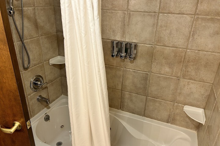 Room 168 of 260