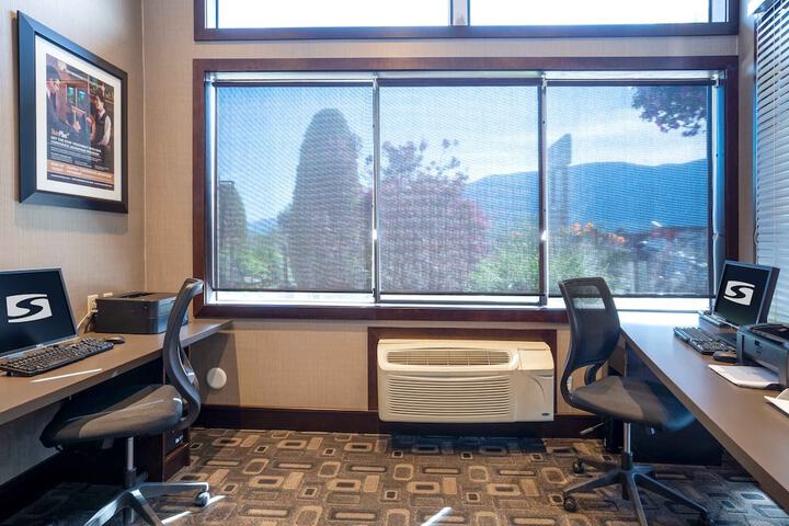 Business Center 53 of 53
