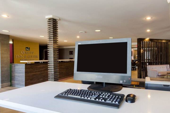 Business Center 31 of 31