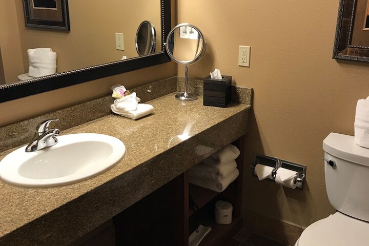 Room 19 of 48