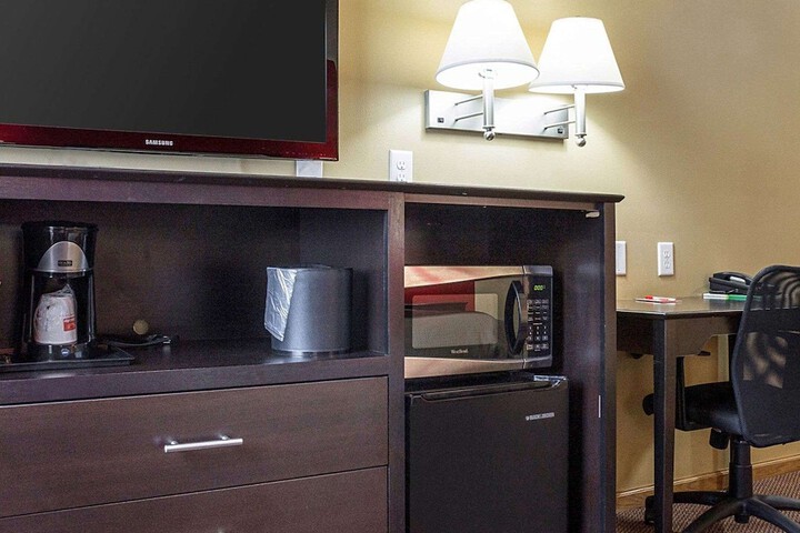 Econo Lodge Jamestown South