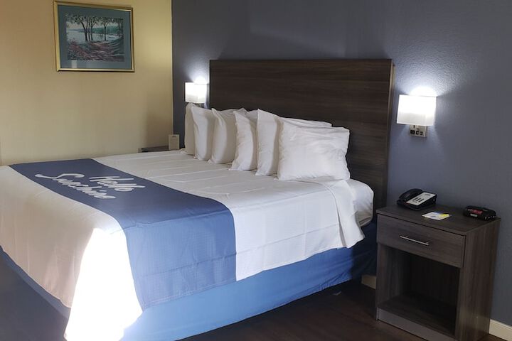 Room 14 of 20