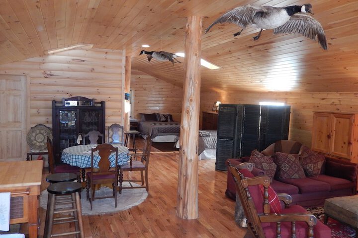Kiwassa Lake Bed & Breakfast