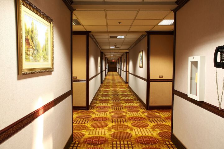 Ballroom/Hall 71 of 84