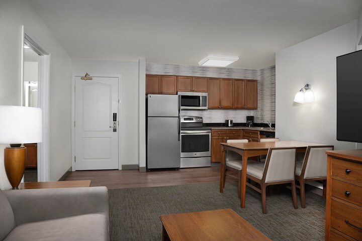 Room 33 of 41