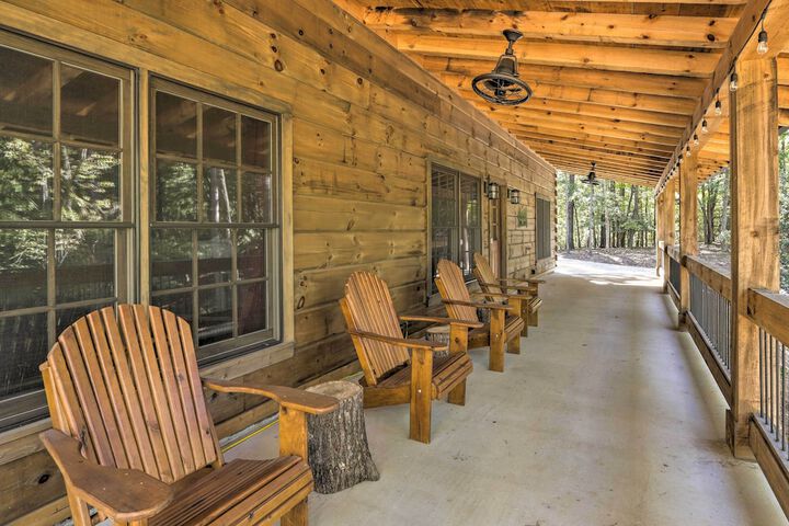 Coosawattee River Resort Cabin w / Private Hot Tub!