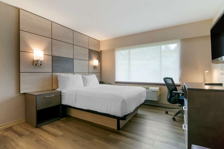 Room 30 of 77