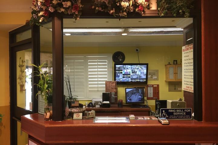 Bellflower Travel Inn