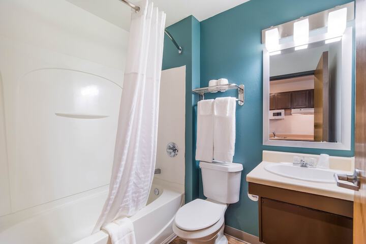 Room 17 of 27