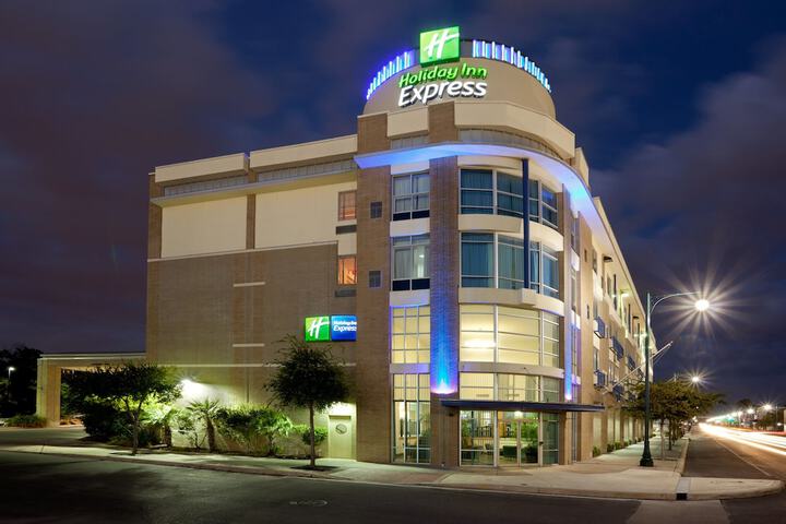 Hotel 4 of 65