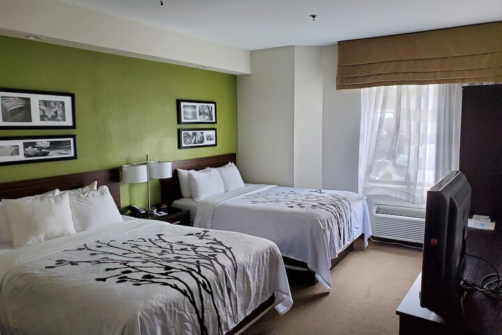 Room 7 of 25