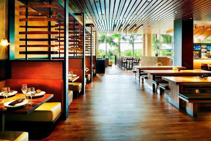 Lounge 129 of 167