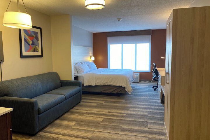 Holiday Inn Express Hotel & Suites Logansport by IHG