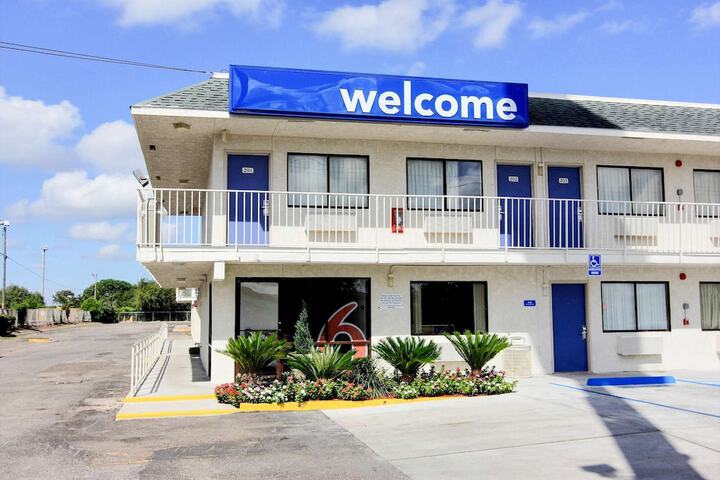 Motel 6 Kingsville TX