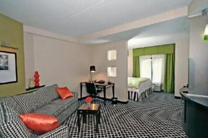 Room 30 of 48