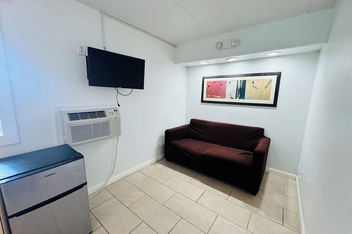 Room 80 of 84