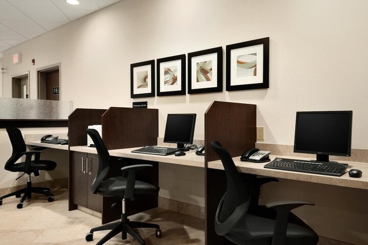 Business Center 38 of 38