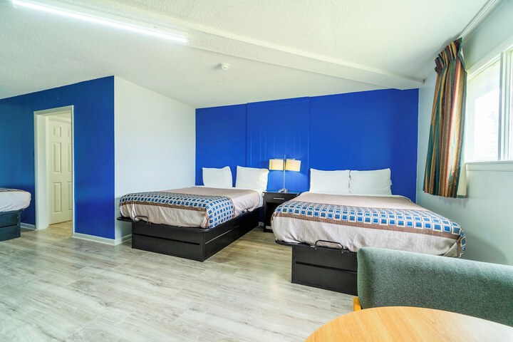 Room 47 of 76