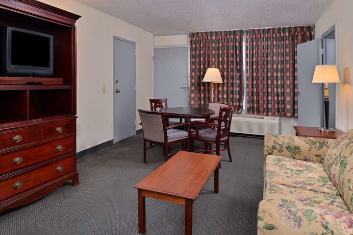Room 14 of 22